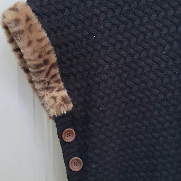 Sweater - Picture 2 of 2